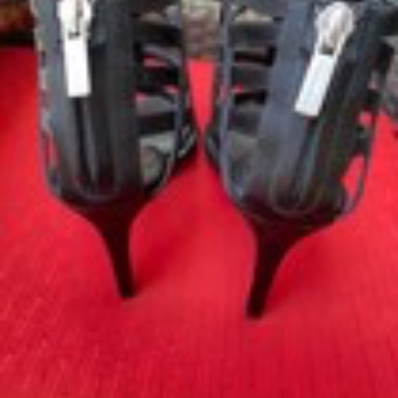 Tania Spinelli high heeled sandals.  Worn once. - Picture 2 of 7